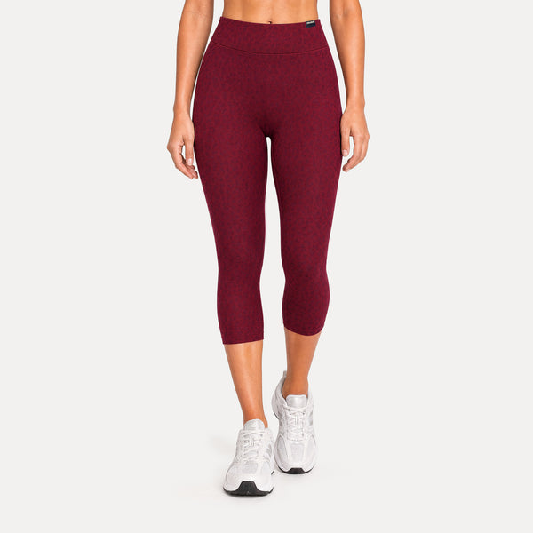 LEO Capri Leggings Velvara